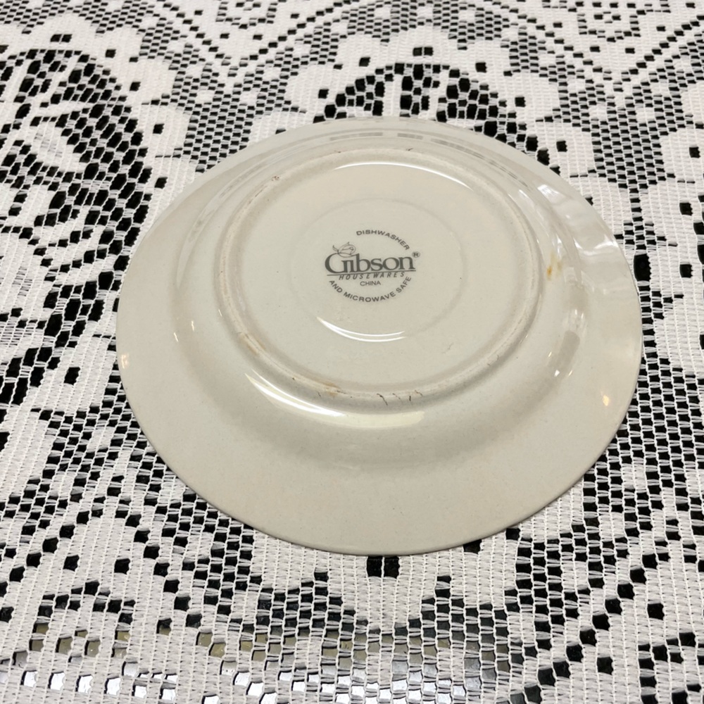 6.5 inch Gibson Saucer in Rose-land Pattern - Picture 2 of 2